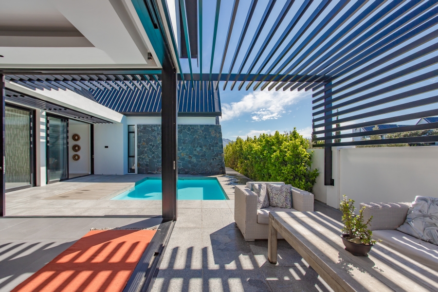 5 Bedroom Property for Sale in Val De Vie Estate Western Cape